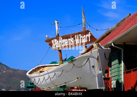 Mariner's Wharf seafood restaurant in Hout Bay, Kapstadt, Südafrika. Stockfoto