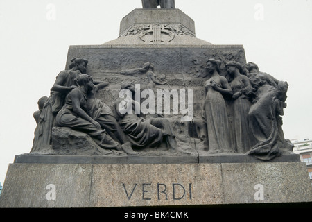 Giuseppe Verdi-Denkmal an der Piazza Buonarroti in Mailand, Italien Stockfoto