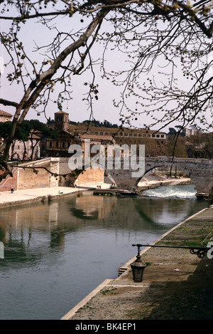 Pons Cestius Brücke verbunden, Tiberinsel, Rom, Italien Stockfoto