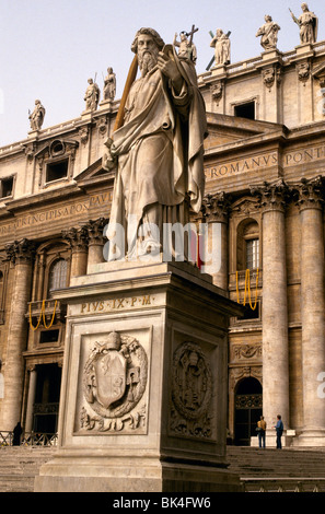 Statue des Apostels Paulus im Vatikan, im Jahre 1838 von Adamo Tadolini geformt Stockfoto