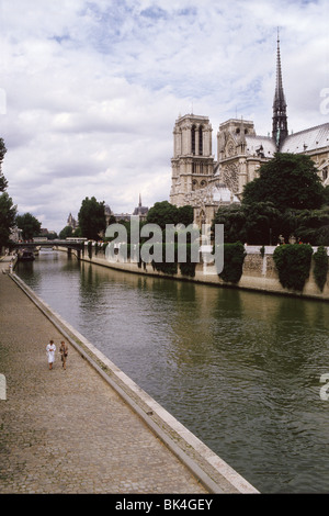 Seineufer und Kathedrale Notre-Dame, Paris Stockfoto