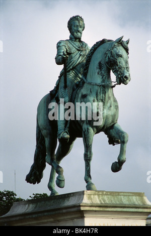 Statue von Heinrich IV. von Frankreich (1553 – 1610) auf der Isle De La Cite, Paris Stockfoto