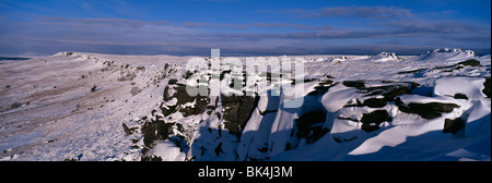 Schneefall auf Stanage Edge Stockfoto