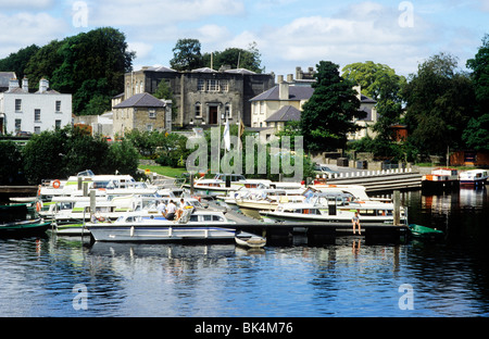 Carrick auf Shannon, County Leitrim Irland, Marina Irland-Eire irischer Yachthäfen Flüsse Flussschiffen Bootfahren Stockfoto