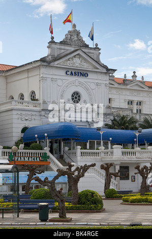 Außen an der Hauptfassade des Gran Casino Real del Sardinero auf dem Platz von Italien in der Stadt Santander, Kantabrien, Spanien, Europa Stockfoto