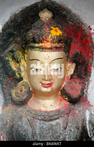 Nahaufnahme der Statue des Buddha in Swayambhunath Tempel, Kathmandu, Nepal, Asien Stockfoto