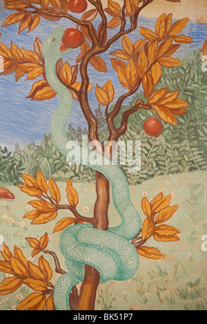 Detail von einem Fresko zeigt die Schlange im Garten Eden, Puteaux, Hauts de Seine, Frankreich, Europa Stockfoto
