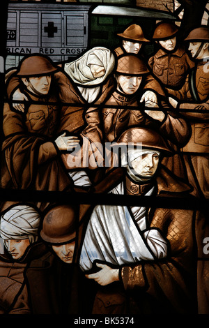 Glasmalerei, die Darstellung der Opfer des ersten Weltkrieges, Semur-En-Auxois, Cote d ' or, Burgund, Frankreich Stockfoto
