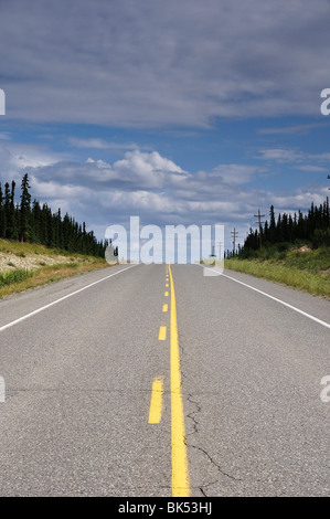 Alaska Highway in der Nähe von Whitehorse, Yukon Territorium, Kanada Stockfoto