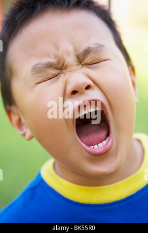 Kleinen Jungen schreien Stockfoto