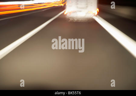 Autobahn bei Nacht Stockfoto