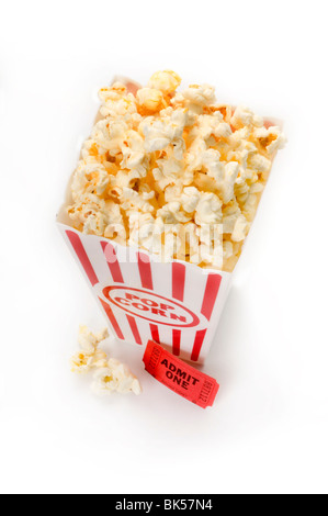 Popcorn und Film-ticket Stockfoto