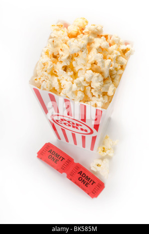 Popcorn und Film-ticket Stockfoto