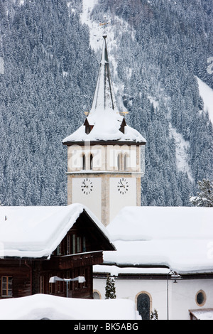 Grindelwald Dorfkirche nach ein schweren Sturz von Schnee, Jungfrau Region, Berner Oberland, Schweizer Alpen, die Schweiz, Europa Stockfoto