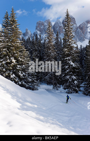 Winterlandschaft, Le Geisler Gruppe mit Geisler Spitzen, 3060 m, Val di Funes, Dolomiten, Trentino-Alto Adige, Italien Stockfoto