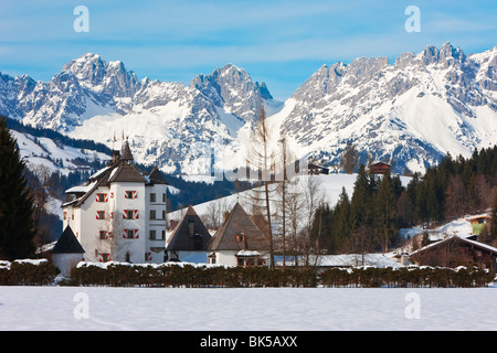 Kitzbühel und den Wilden Kaiser Mountain range, Tirol, Österreichische Alpen, Österreich, Europa &#10; Stockfoto