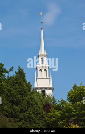 Trinity Church aus dem Jahre 1726 auf Queen Anne Platz im historischen Newport, Rhode Island, USA Stockfoto