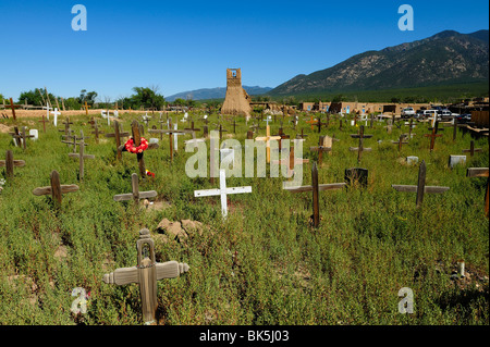 Reste der ursprünglichen Kirche Hl. Hieronymus von Taos Pueblo, New Mexico Stockfoto