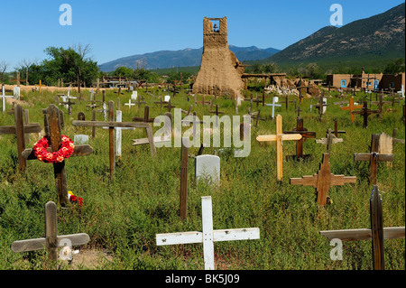 Reste der ursprünglichen Kirche Hl. Hieronymus von Taos Pueblo, New Mexico Stockfoto