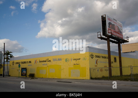 Leuchtend gelbe Lager Wynwood Art District, Miami, Florida Stockfoto