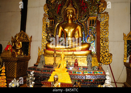 Buddha-Figuren im Tempel Wat Phra, dass Doi Kong Mu, Thailand, Südostasien Stockfoto