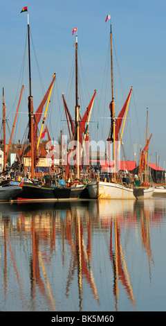 MALDON, ESSEX, Großbritannien - 10. APRIL 2010: Thames Barges on Hythe Quay on the River Blackwater Stockfoto