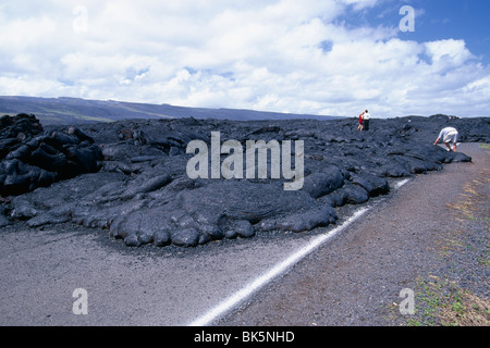 Frischen Lavastrom Sperrung der Straße, Chain of Craters Road, Big Island, Hawaii Stockfoto