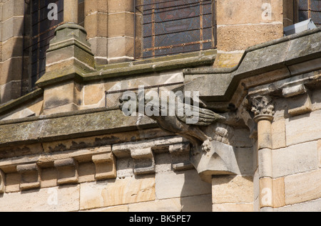 Wasserspeier an der Fassade der Kirche. Moulins. Allier. Frankreich Stockfoto