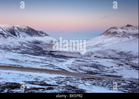 Ansicht des Njardvik-Tals aus dem Süden, Borgarfjordur Eystri-Fjord in der Ferne Osten Fjorde Bereich, Island, Polarregionen Stockfoto