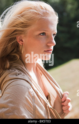 Teenager-Mädchen im freien Stockfoto