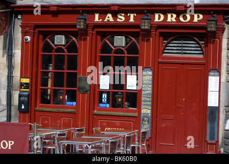 Die Last Drop Gastwirtschaft in der Grassmarket, Edinburgh. Es befindet sich nahe dem Aufstellungsort der letzten öffentlichen hängen in der Stadt. Stockfoto