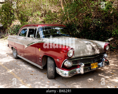 Amerikanisches Auto Ford der 1950er Jahre verwendet, Taxis, Havanna, Kuba Stockfoto