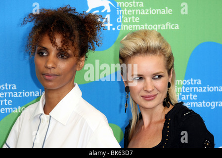 JULIET ELLIS & KIERSTON WAREING ist es eine freie Welt PHOTOCALL 64TH Venedig FILM FESTIVAL LIDO Venedig Italien 1. September 2007 Stockfoto