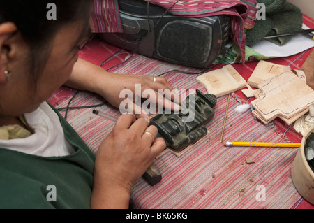 Frauen arbeiten in eine jade-Fabrik, Jades SA, Antigua, Guatemala, Mittelamerika Stockfoto