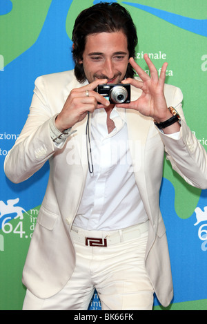 ADRIEN BRODY die DARJEELING LIMITED PHOTOCALL 64TH Venedig FILM FESTIVAL LIDO Venedig Italien 3. September 2007 Stockfoto