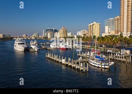 Wohnungen und Marina, 'Las Olas', Fort Lauderdale, Florida, USA Stockfoto