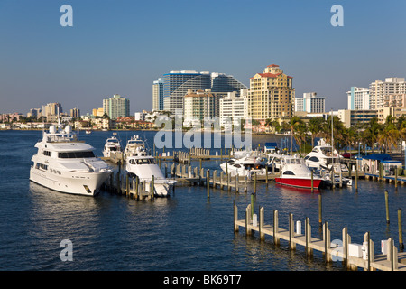 Wohnungen und Marina, 'Las Olas', Fort Lauderdale, Florida, USA Stockfoto