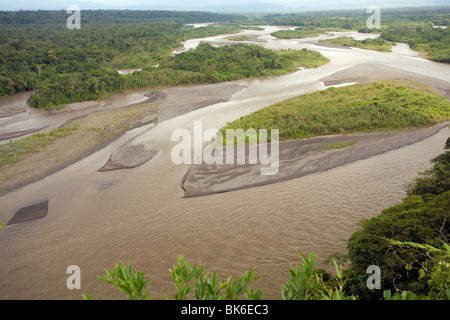 Blick über den Fluss Pastaza im ecuadorianischen Amazonasgebiet Stockfoto