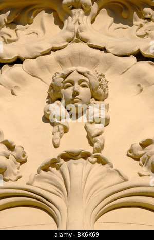 Madrid, Spanien. Casa del Longoria (1902: Jose Grases Riera) in Calle Fernando VI.  Jugendstil-detail Stockfoto