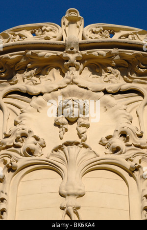 Madrid, Spanien. Casa del Longoria (1902: Jose Grases Riera) in Calle Fernando VI.  Jugendstil-detail Stockfoto