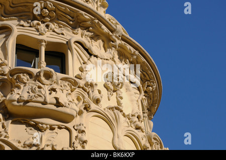 Madrid, Spanien. Casa del Longoria (1902: Jose Grases Riera) in Calle Fernando VI.  Jugendstil-detail Stockfoto