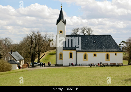 Die Adelgundis-Kapelle auf dem Staffelberg Hügel in der Nähe von Bad Staffelstein, Upper Franconia, Deutschland. Stockfoto