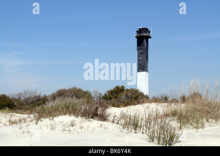 Sullivans Island Lighthouse, Sullivans Island, SC, USA. Der Leuchtturm befindet sich auf einer Insel nördlich von Charleston Harbor. Stockfoto