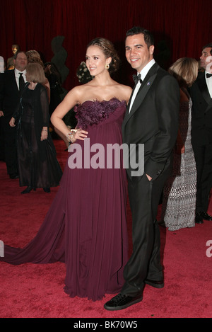 JESSICA ALBA & CASH WARREN 80. ACADEMY AWARDS Ankünfte HOLLYWOOD LOS ANGELES USA 24. Februar 2008 Stockfoto