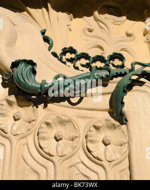 Madrid, Spanien. Casa del Longoria (1902: Jose Grases Riera) in Calle Fernando VI.  Jugendstil-detail Stockfoto