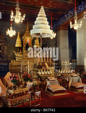 Urnen mit der Asche der letzten Könige, königlicher Palast, Bangkok, Thailand, Südostasien, Asien Stockfoto