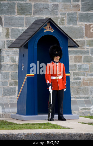 Schützen, halten Sie die Türen der militärischen Festung besetzt die Royal 22. Regiment, Quebec City. Stockfoto