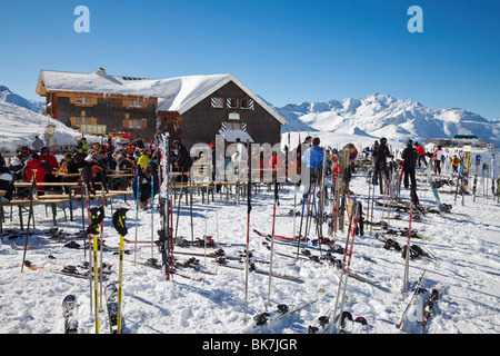 Bergrestaurant, St. Anton bin Arlberg, Tirol, Österreichische Alpen, Europa Stockfoto