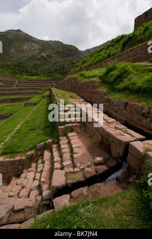 Tipon der gehörte einer königlichen Hacienda Zugehörigkeit zu Inca Yahuar Huaca befindet sich in der Nähe von Cusco, Peru Stockfoto