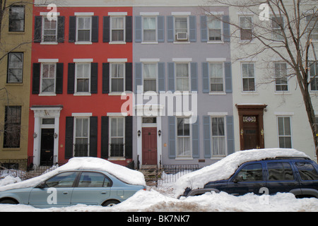 Washington DC, Capitol Hill, Nachbarschaft, Stadthäuser, Gebäude, geparktes Auto, schneebedeckt, Winter, Wetter, DC100218066 Stockfoto